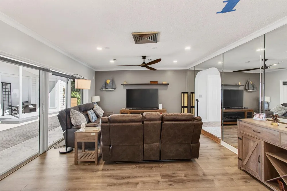 6647 Paul Mar Drive Lantana, FL 33462