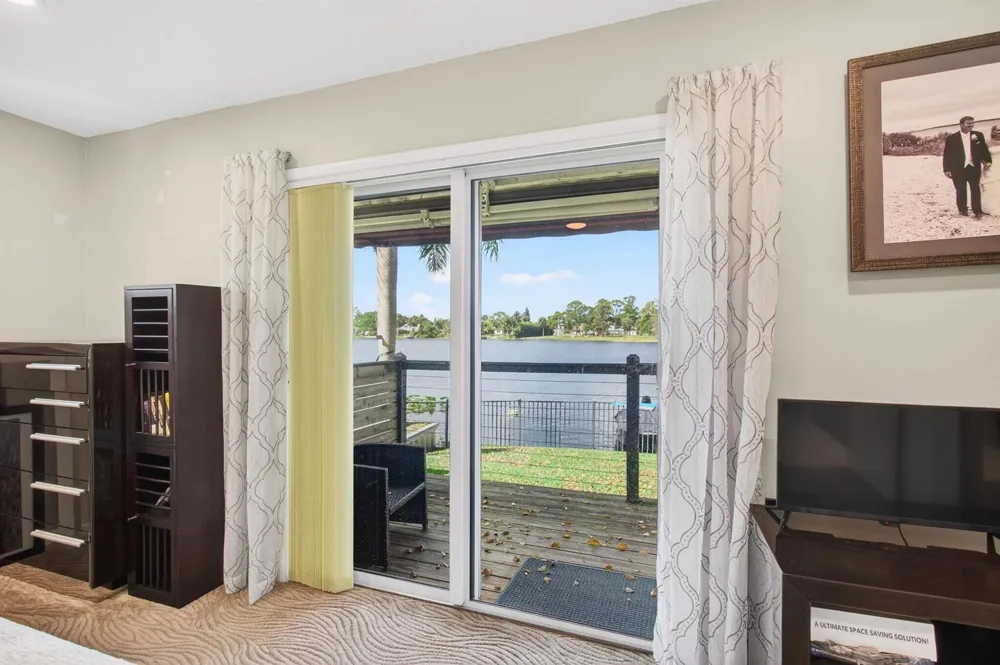 6647 Paul Mar Drive Lantana, FL 33462