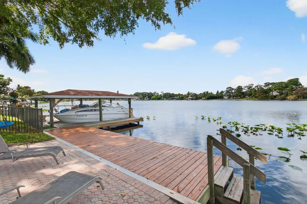 6647 Paul Mar Drive Lantana, FL 33462