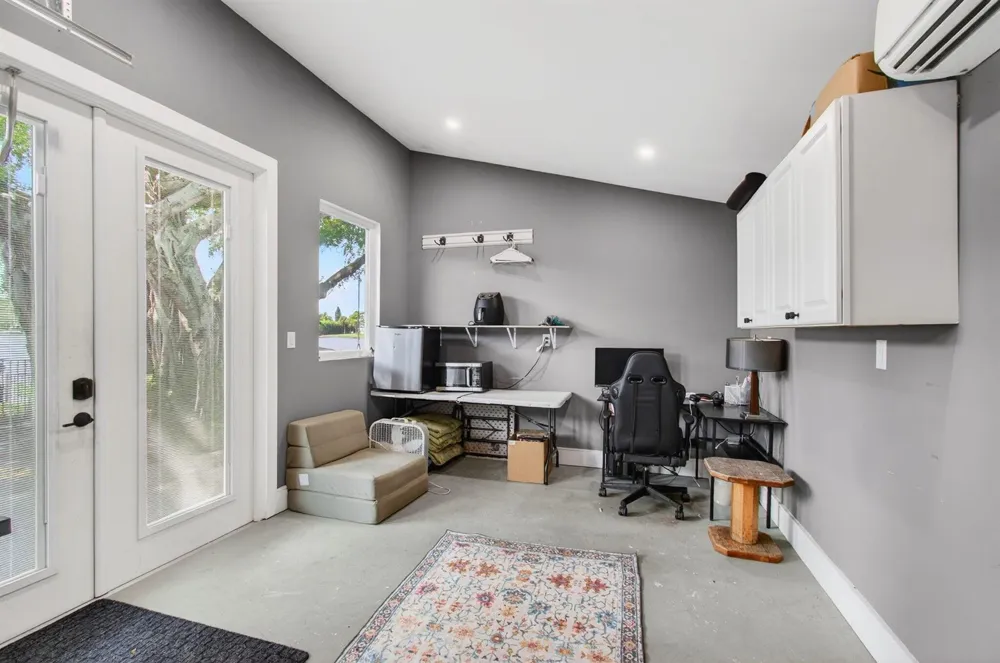 6647 Paul Mar Drive Lantana, FL 33462