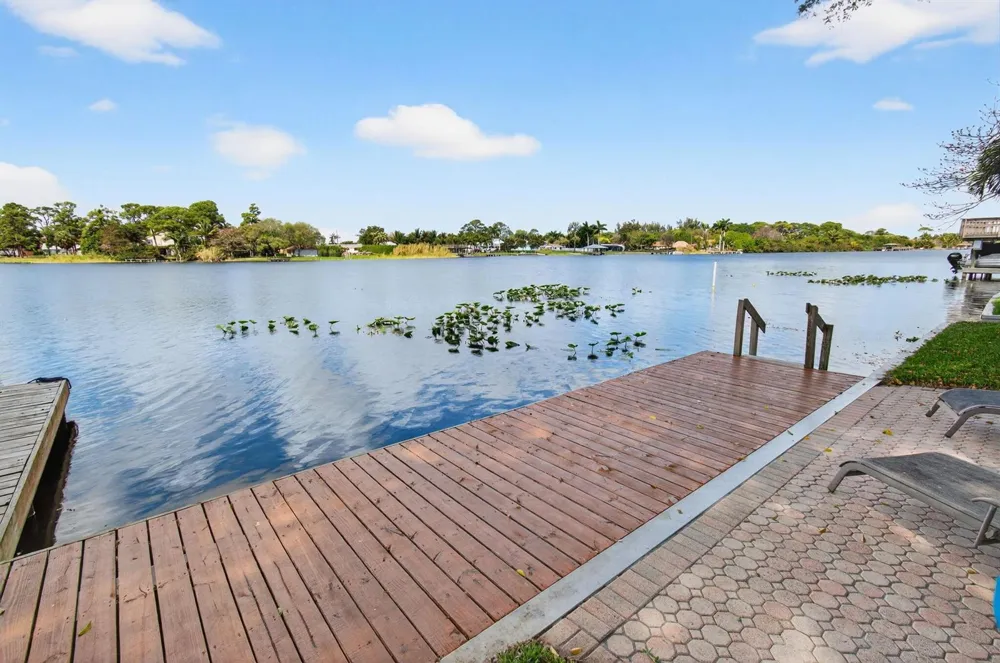 6647 Paul Mar Drive Lantana, FL 33462