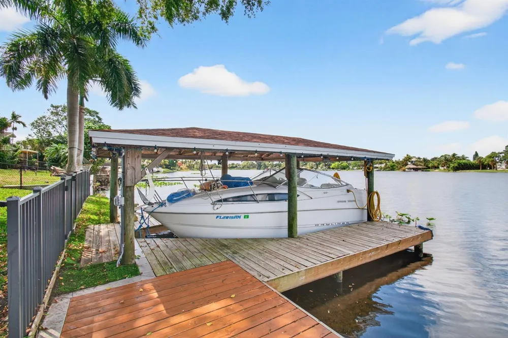 6647 Paul Mar Drive Lantana, FL 33462