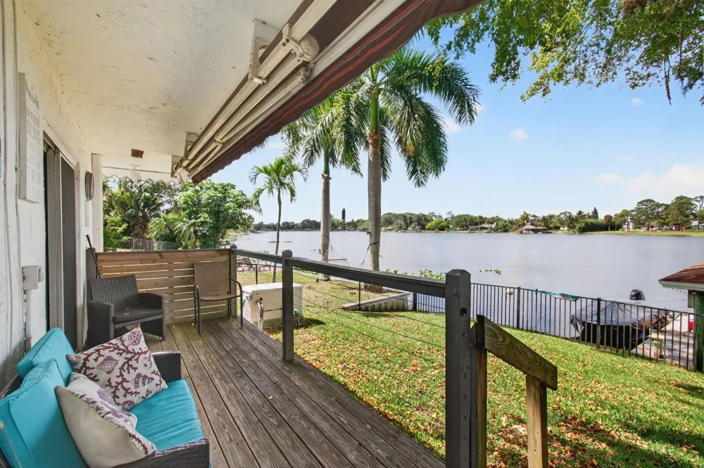 6647 Paul Mar Drive Lantana, FL 33462