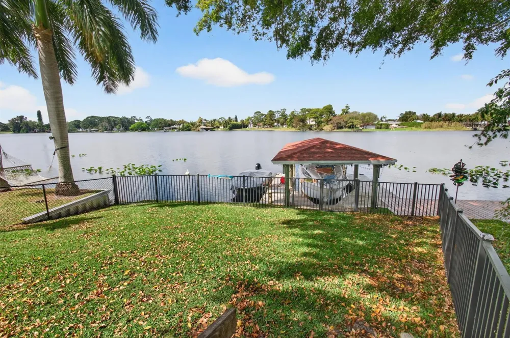 6647 Paul Mar Drive Lantana, FL 33462
