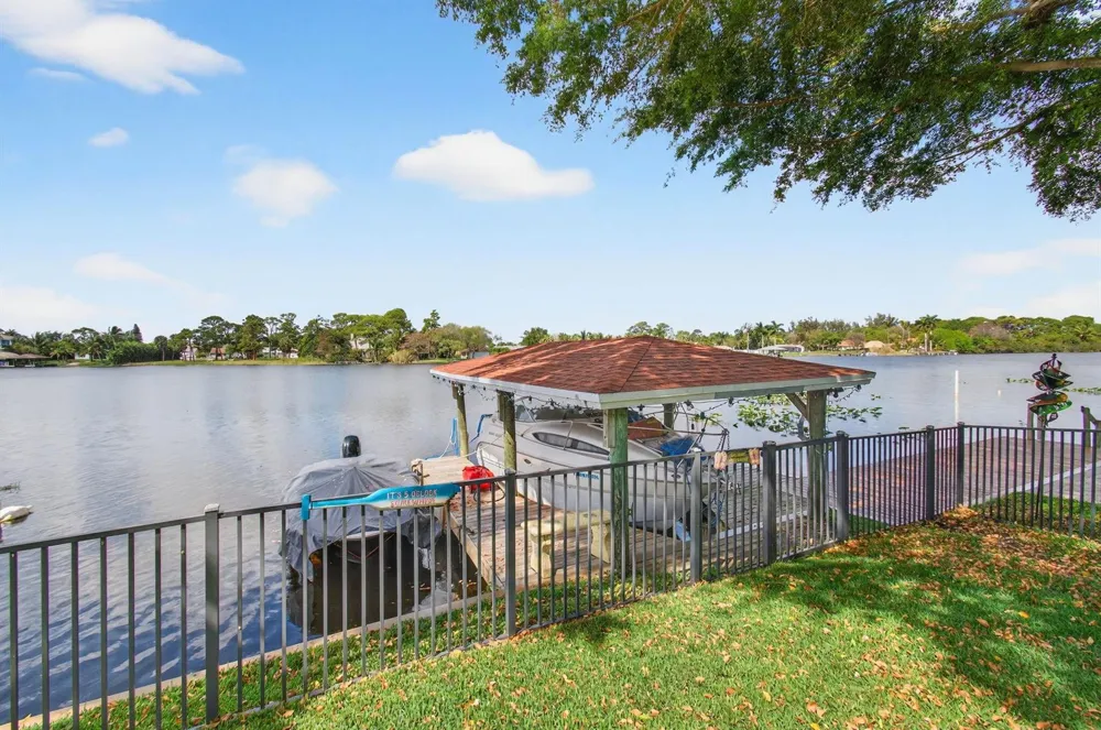 6647 Paul Mar Drive Lantana, FL 33462