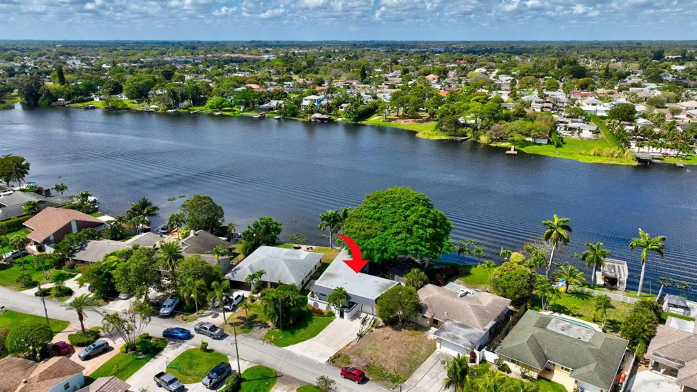 6647 Paul Mar Drive Lantana, FL 33462