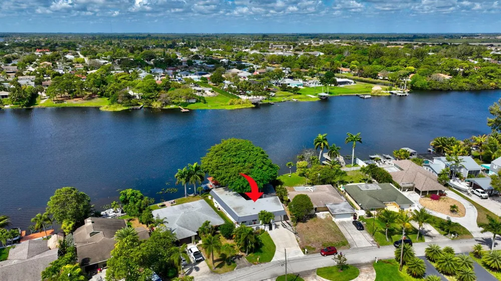 6647 Paul Mar Drive Lantana, FL 33462