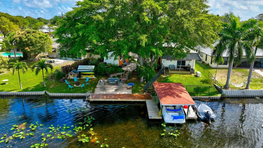 6647 Paul Mar Drive Lantana, FL 33462