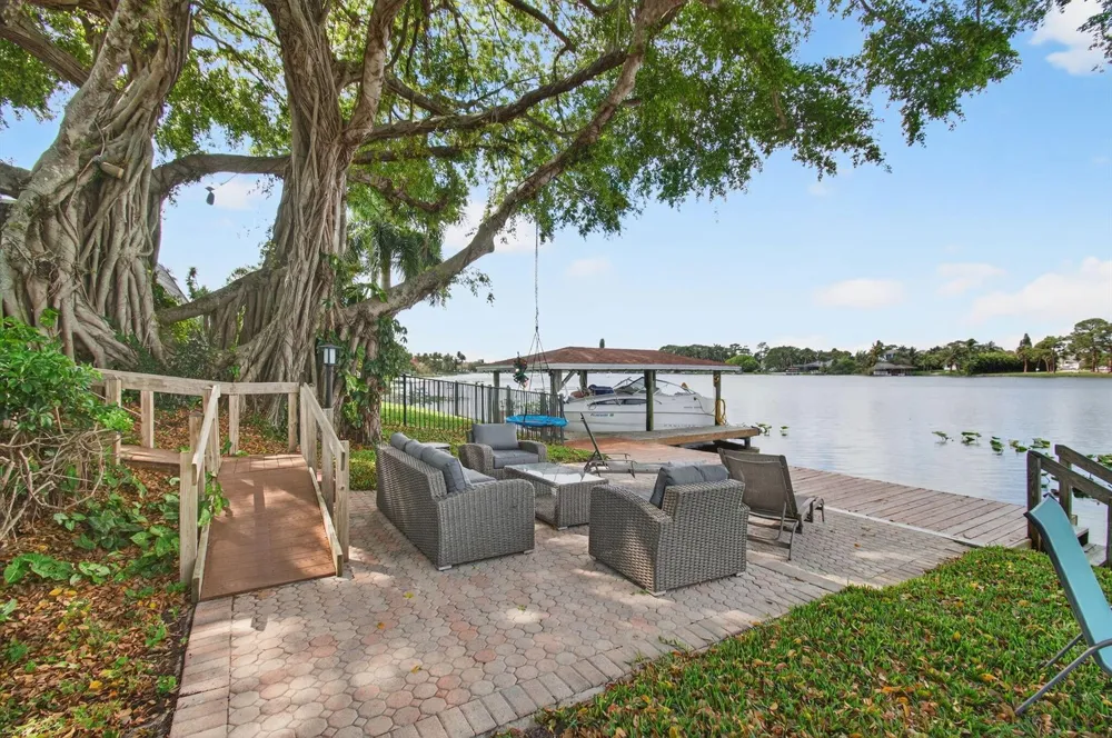 6647 Paul Mar Drive Lantana, FL 33462