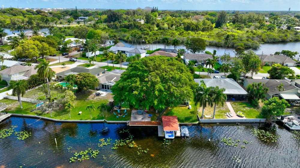 6647 Paul Mar Drive Lantana, FL 33462