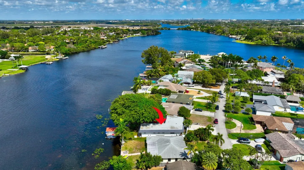 6647 Paul Mar Drive Lantana, FL 33462