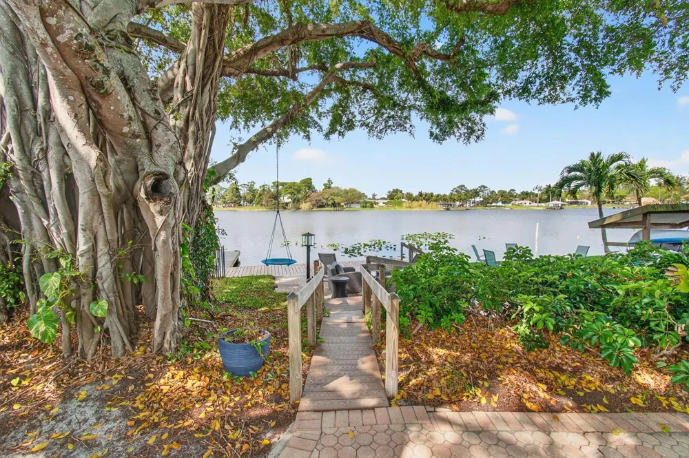 6647 Paul Mar Drive Lantana, FL 33462
