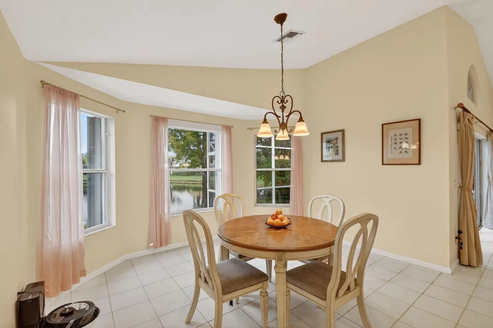 2453 Stonegate Drive Wellington, FL 33414