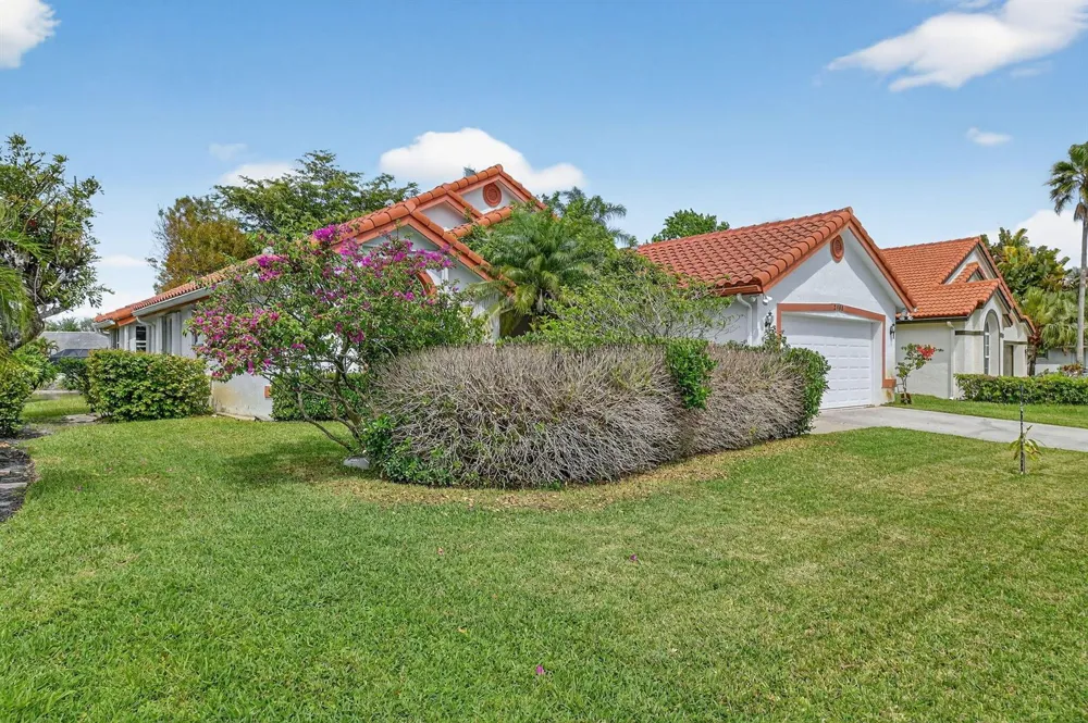 2453 Stonegate Drive Wellington, FL 33414