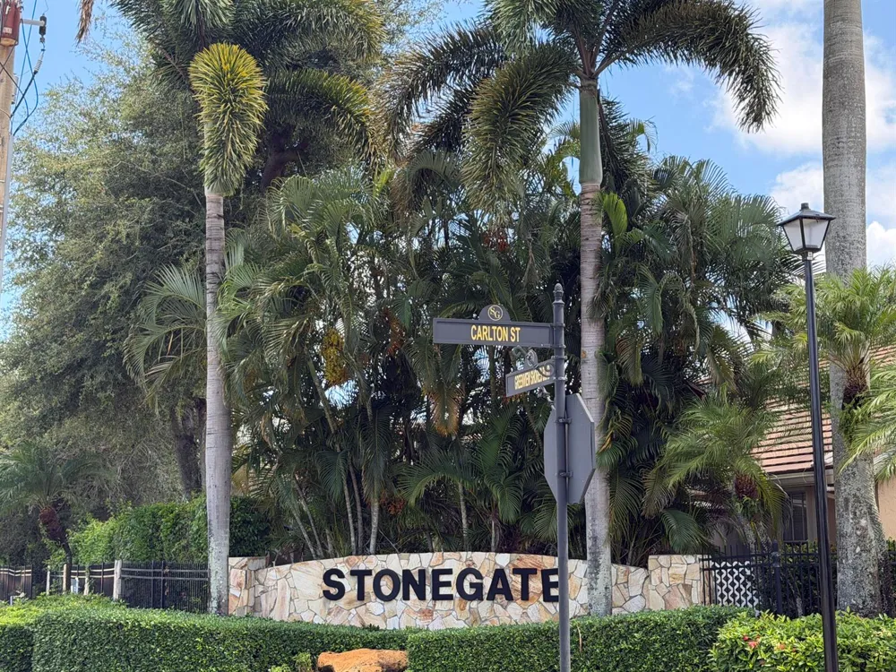 2453 Stonegate Drive Wellington, FL 33414