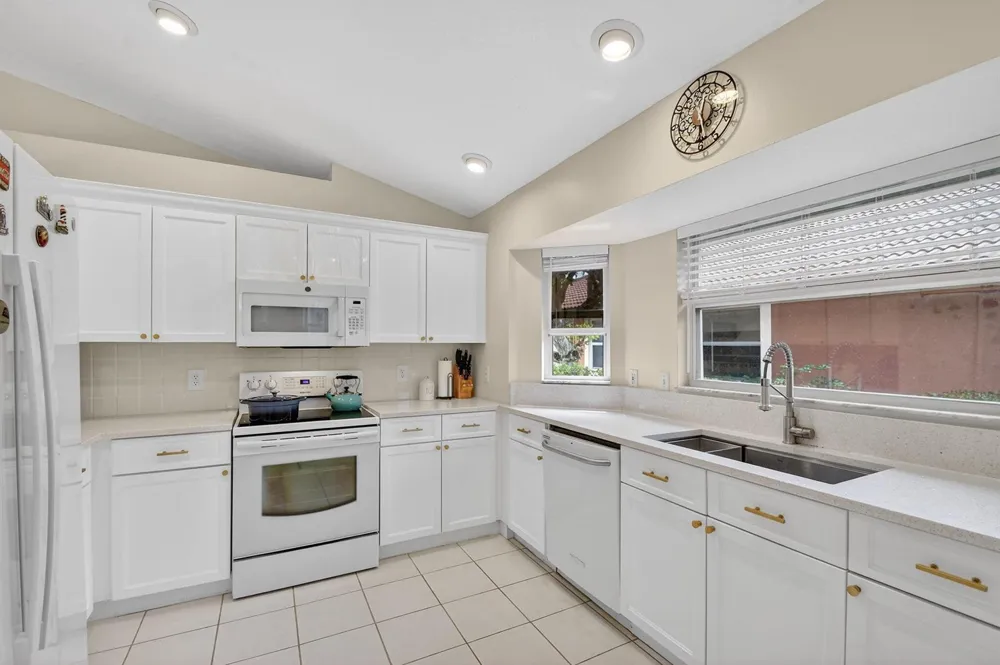 2453 Stonegate Drive Wellington, FL 33414