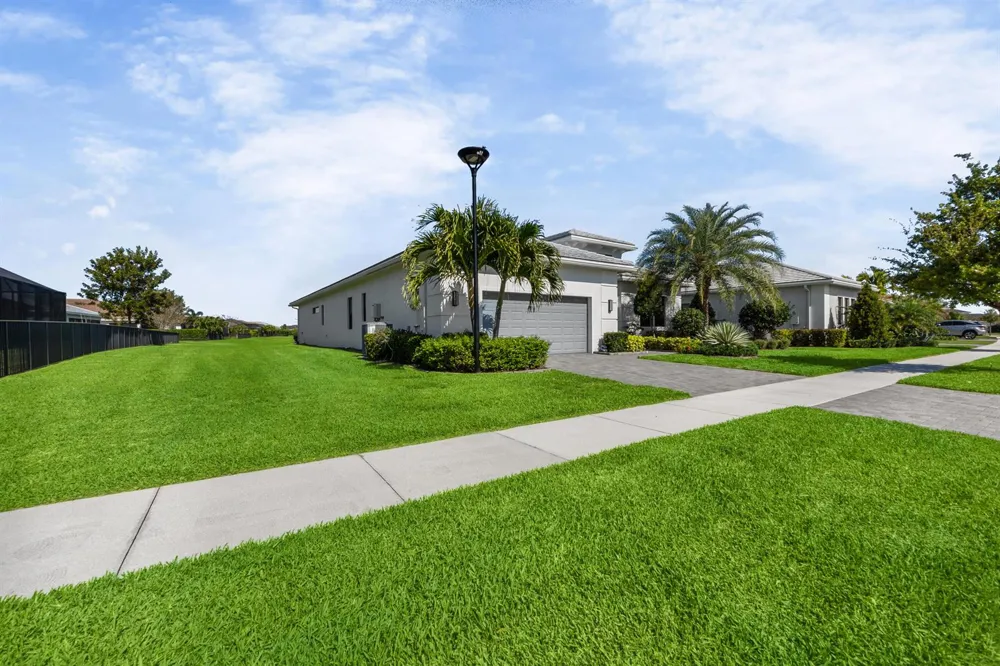 5353 Siesta Key Lane Westlake, FL 33470