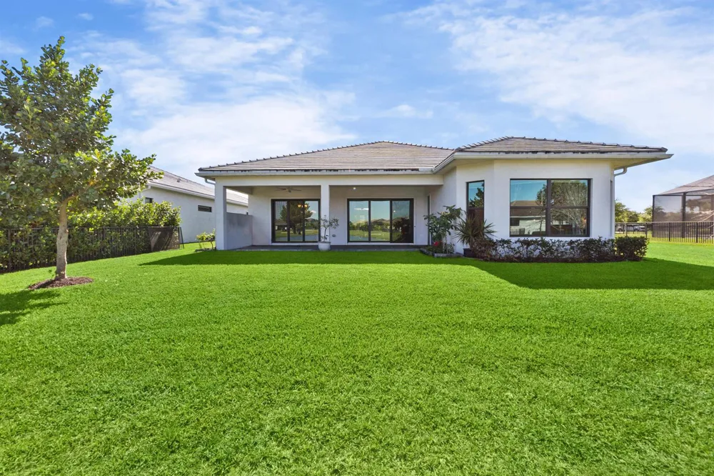 5353 Siesta Key Lane Westlake, FL 33470