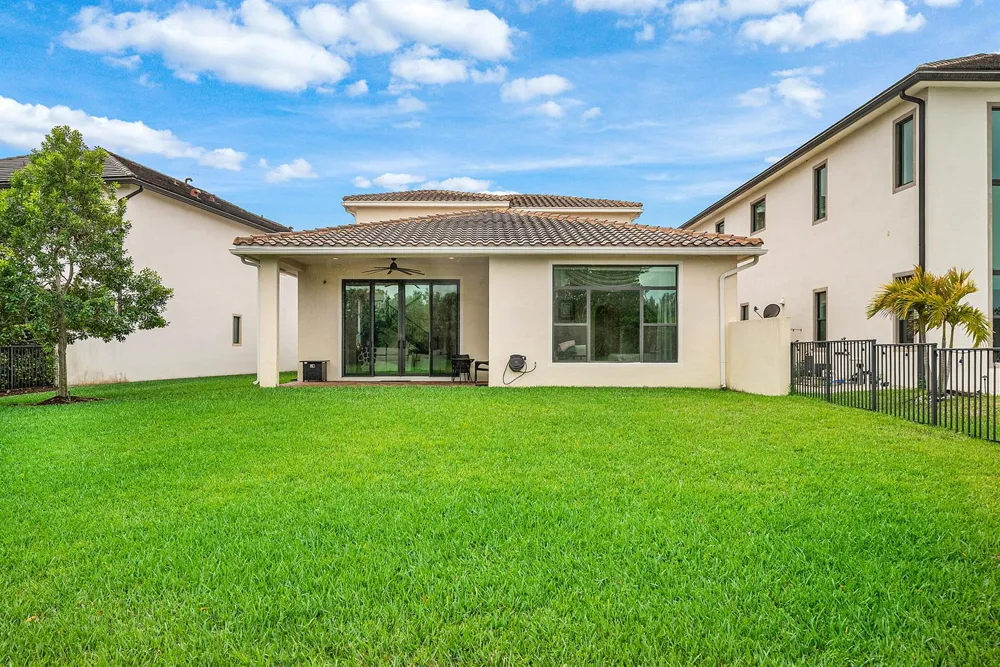 9091 Grand Prix Lane Boynton Beach, FL 33472