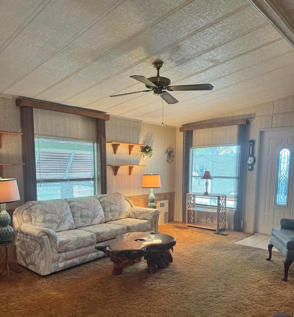 37 San Roberto Fort Pierce, FL 34951
