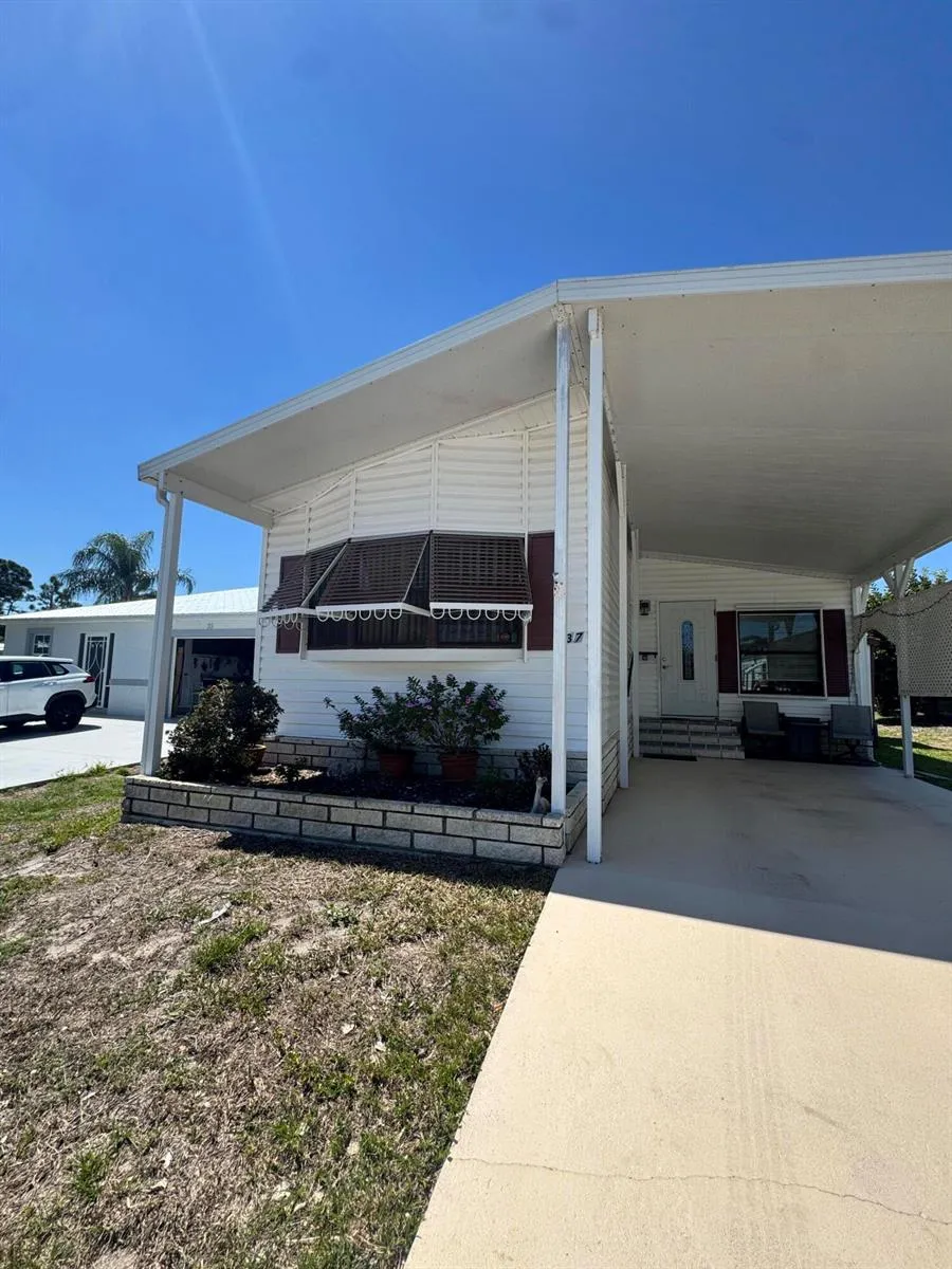 37 San Roberto Fort Pierce, FL 34951