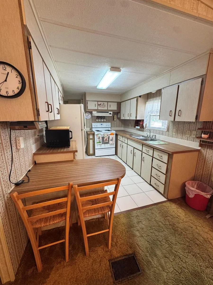 37 San Roberto Fort Pierce, FL 34951