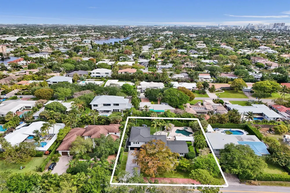 2421 NE 12th Street Fort Lauderdale, FL 33304