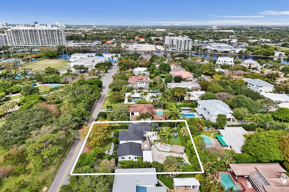 2421 NE 12th Street Fort Lauderdale, FL 33304