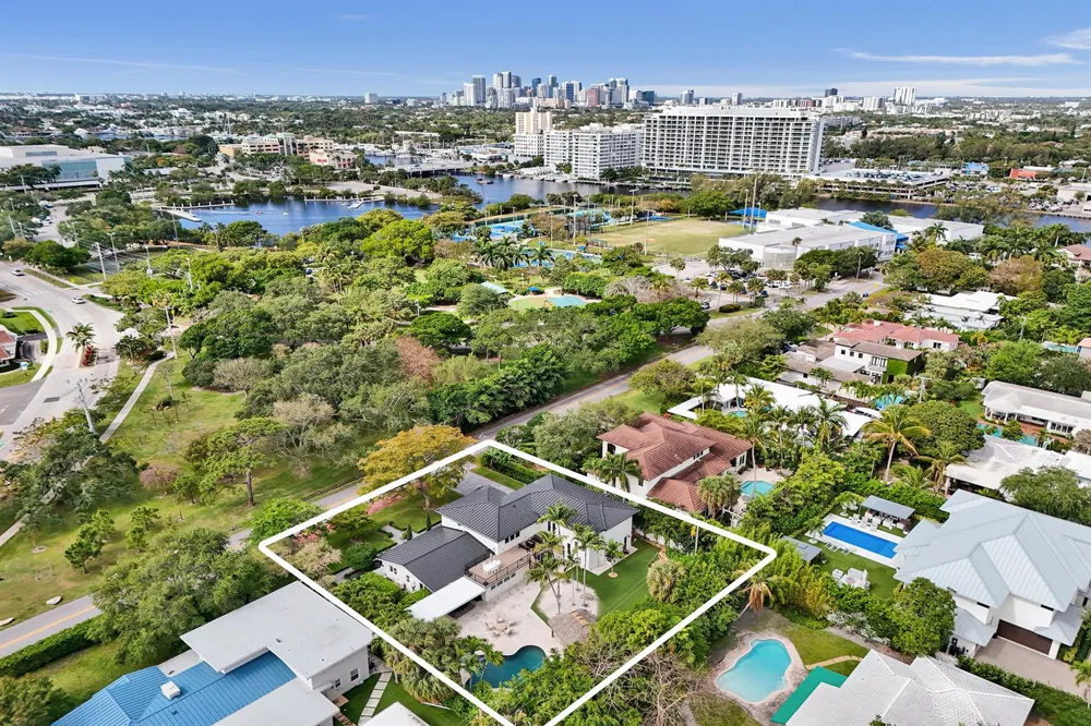 2421 NE 12th Street Fort Lauderdale, FL 33304