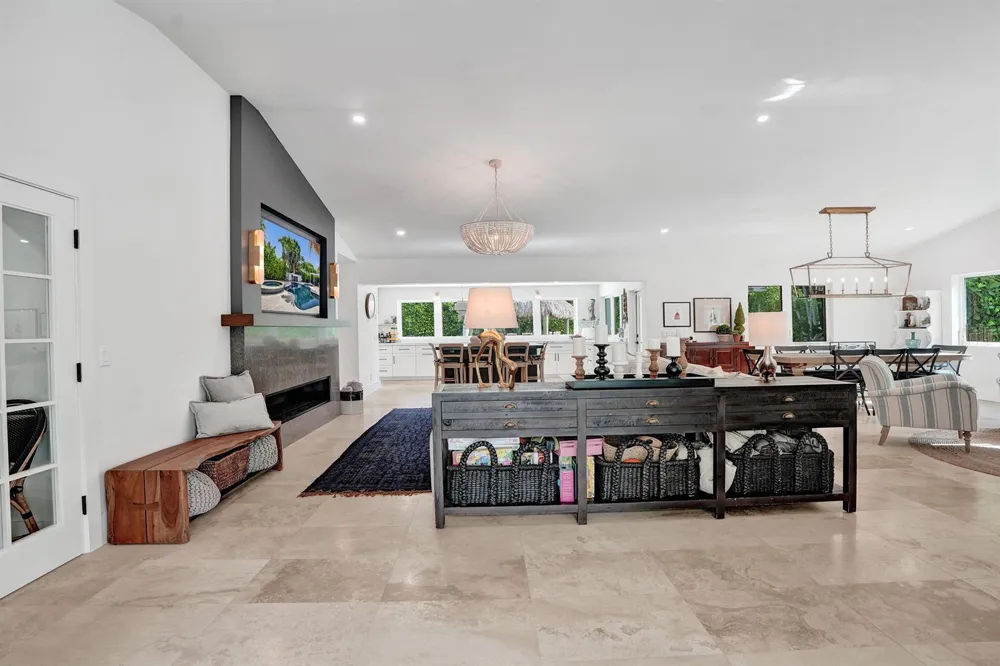 2421 NE 12th Street Fort Lauderdale, FL 33304