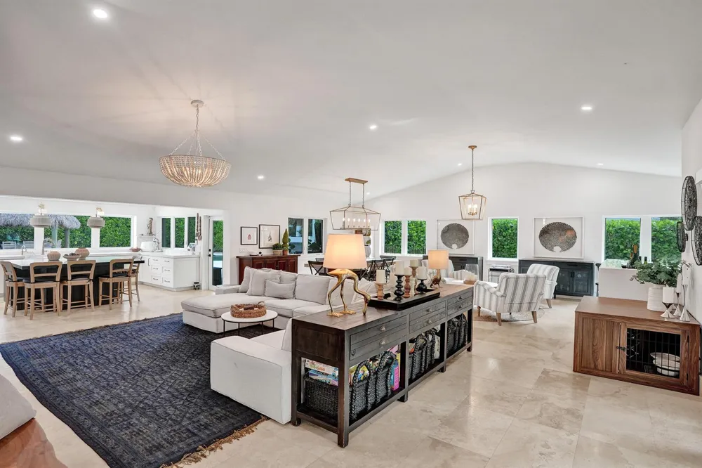 2421 NE 12th Street Fort Lauderdale, FL 33304