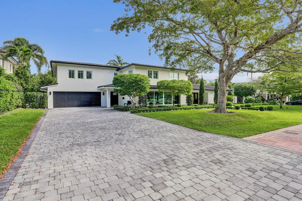 2421 NE 12th Street Fort Lauderdale, FL 33304