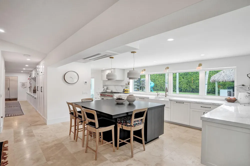 2421 NE 12th Street Fort Lauderdale, FL 33304