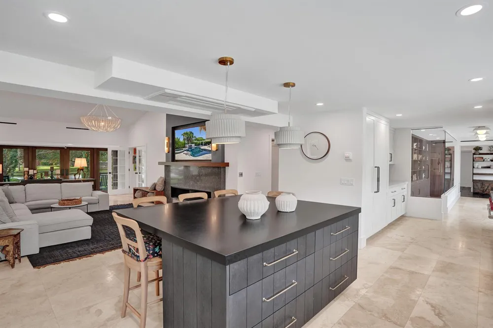 2421 NE 12th Street Fort Lauderdale, FL 33304