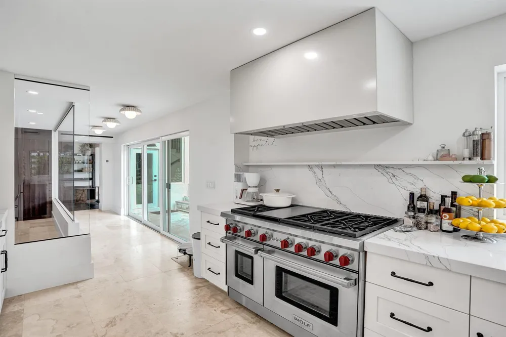 2421 NE 12th Street Fort Lauderdale, FL 33304