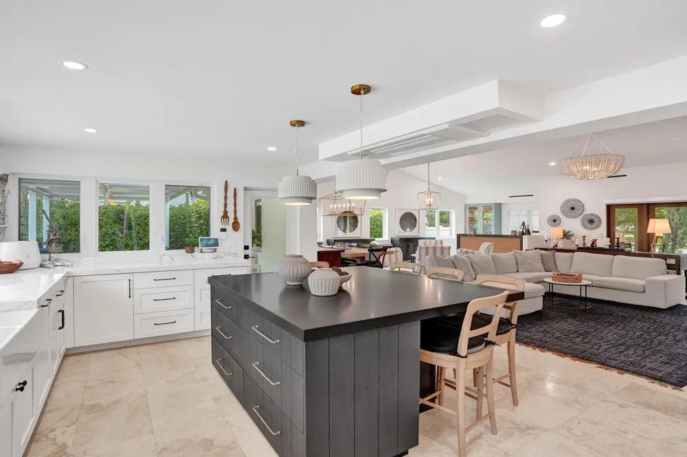 2421 NE 12th Street Fort Lauderdale, FL 33304