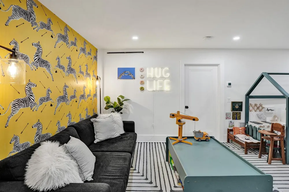 2421 NE 12th Street Fort Lauderdale, FL 33304