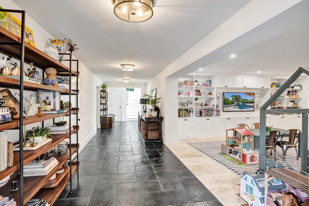 2421 NE 12th Street Fort Lauderdale, FL 33304