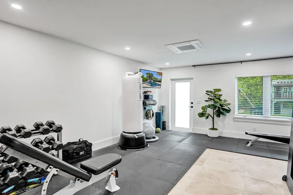 2421 NE 12th Street Fort Lauderdale, FL 33304