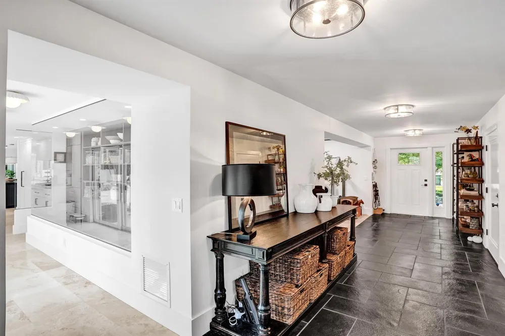 2421 NE 12th Street Fort Lauderdale, FL 33304
