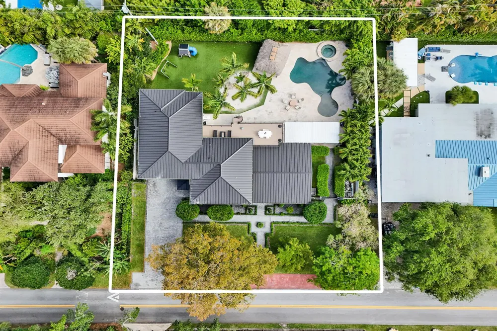 2421 NE 12th Street Fort Lauderdale, FL 33304
