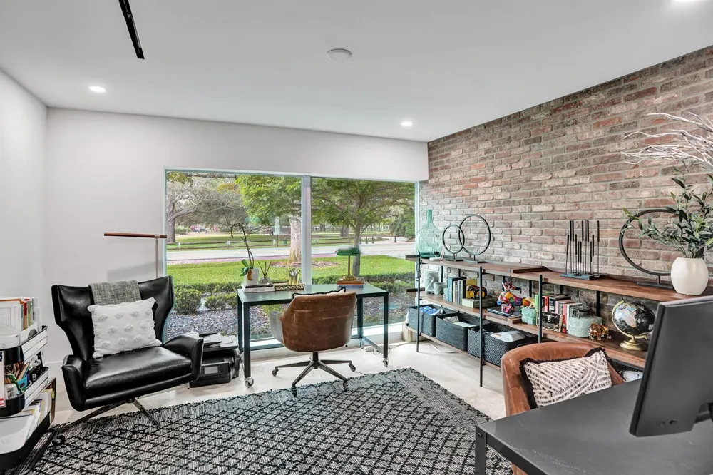 2421 NE 12th Street Fort Lauderdale, FL 33304