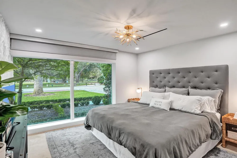 2421 NE 12th Street Fort Lauderdale, FL 33304