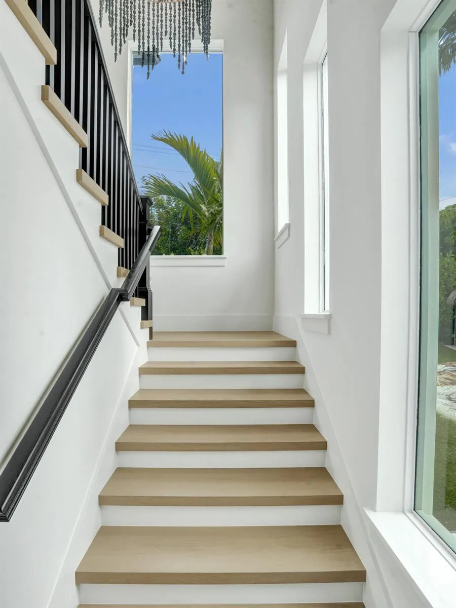 2421 NE 12th Street Fort Lauderdale, FL 33304