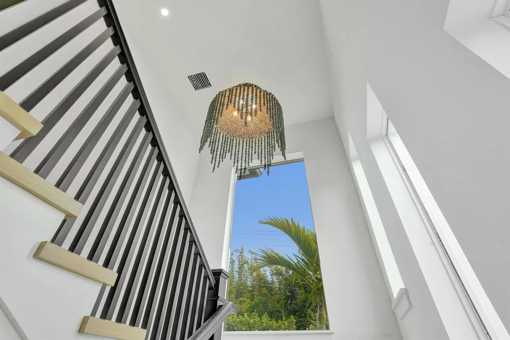 2421 NE 12th Street Fort Lauderdale, FL 33304