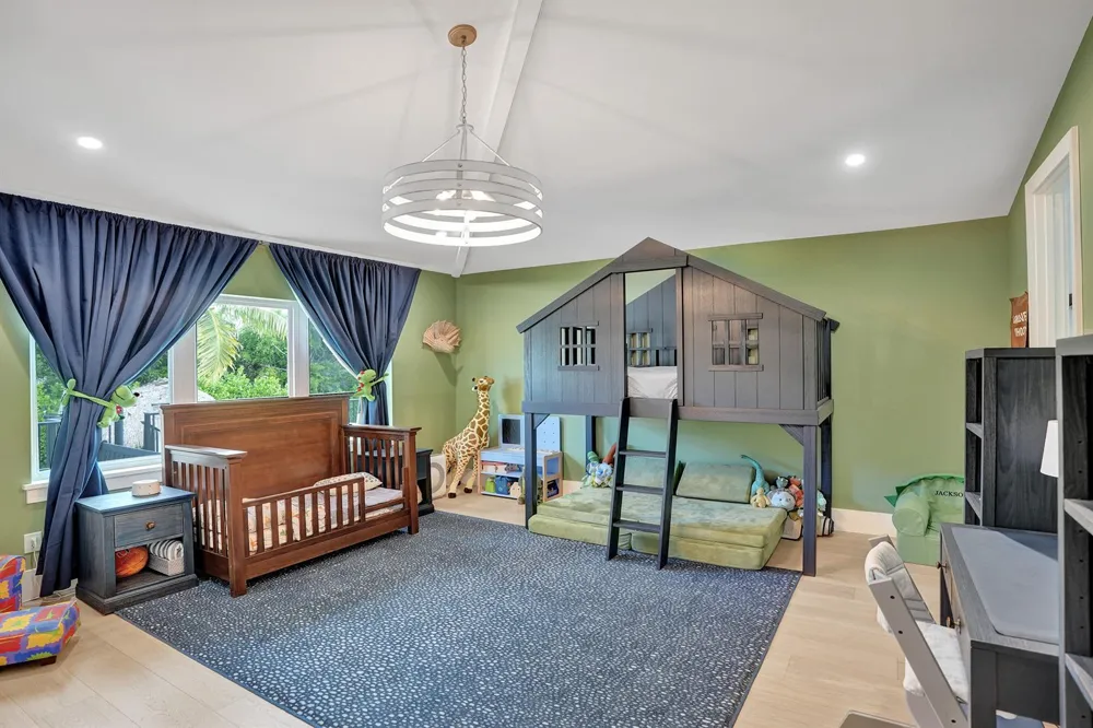 2421 NE 12th Street Fort Lauderdale, FL 33304