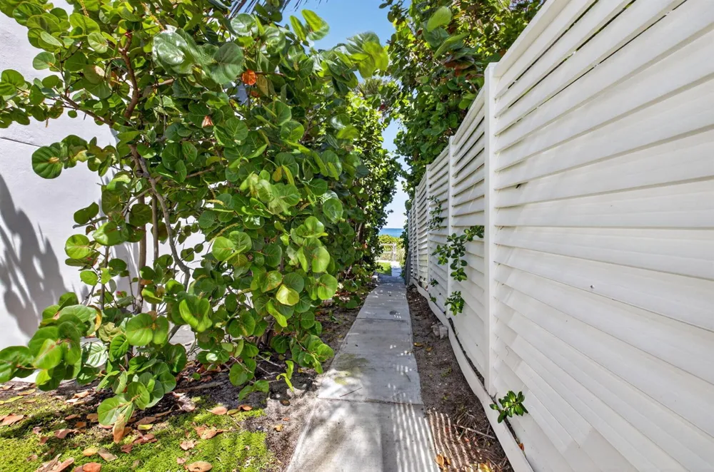 2220 S Ocean Boulevard #304 Delray Beach, FL 33483
