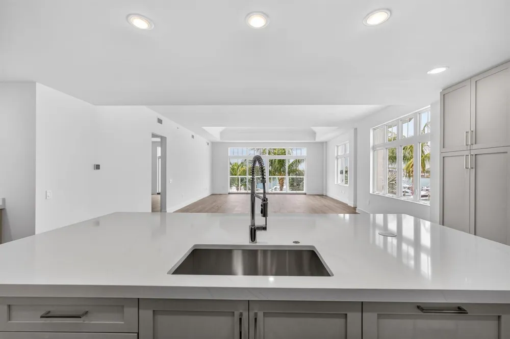 176 Lake Drive #1-302 Palm Beach Shores, FL 33404