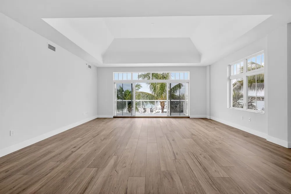 176 Lake Drive #1-302 Palm Beach Shores, FL 33404