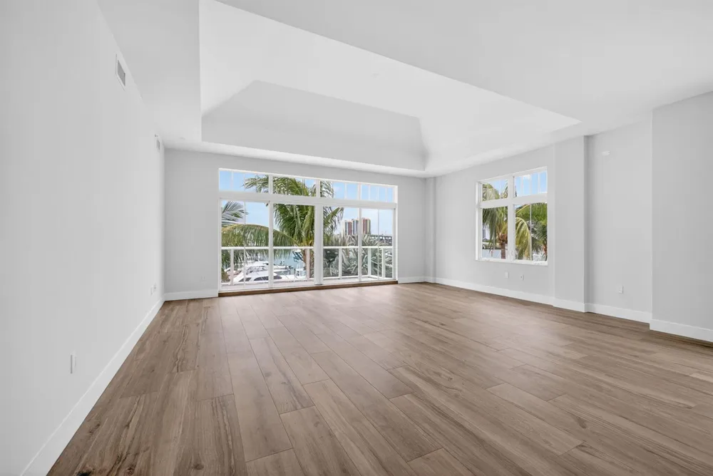 176 Lake Drive #1-302 Palm Beach Shores, FL 33404
